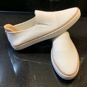 LIKE NEW! UGGS White Shoes size 6.5